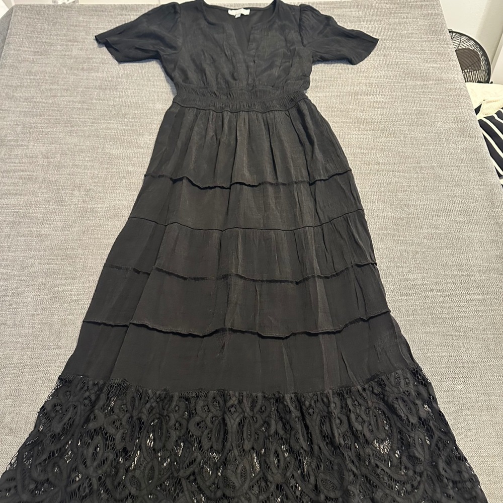 J. GEE Maxi Dress Womens XS Black Tiered Lace Hem Short Sleeve V-Neck